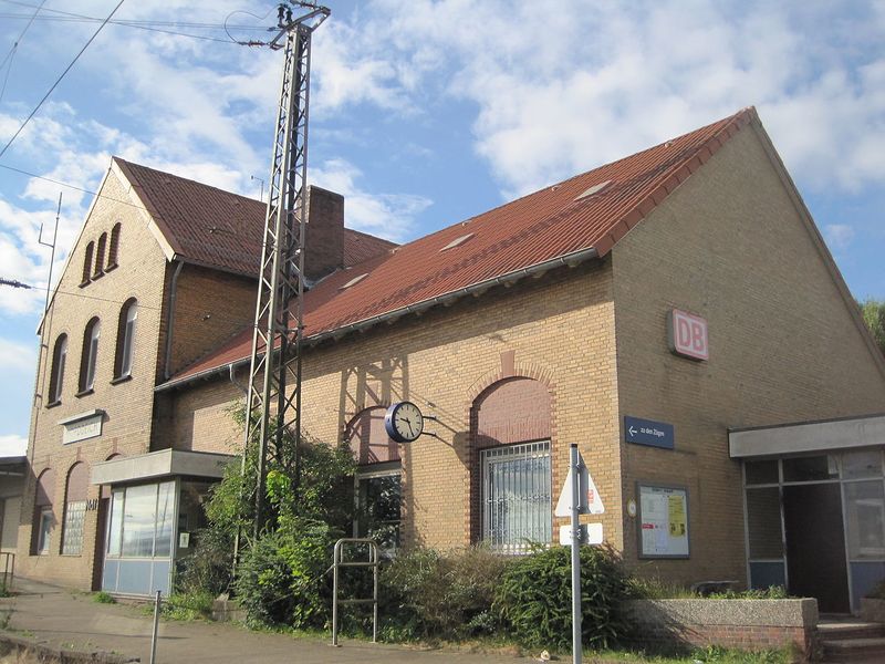 Datei:Bahnhof Norddeich 26082012 01.jpg