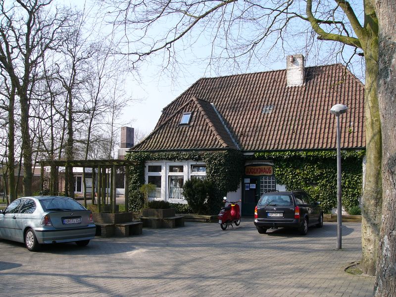 Datei:Parkstraße - Jugendhaus - 31032007.jpg