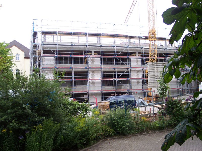 Datei:Fräuleinshof Landratsamt Verwaltungsgebäude Anbau vor Abriss 10 08 2005 02.jpg
