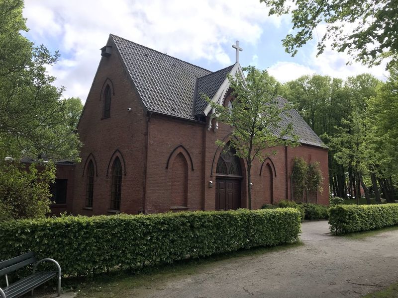 Datei:Neuer Friedhof Friedhofskapelle Kapelle 150502021 01.jpg