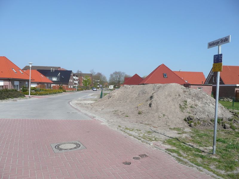 Datei:Hamburger Straße - Blick in die Straße - 18042010.jpg