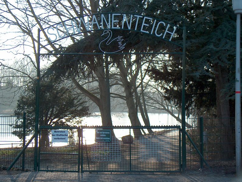 Datei:Schwanenteich - 23 02 2003.jpg
