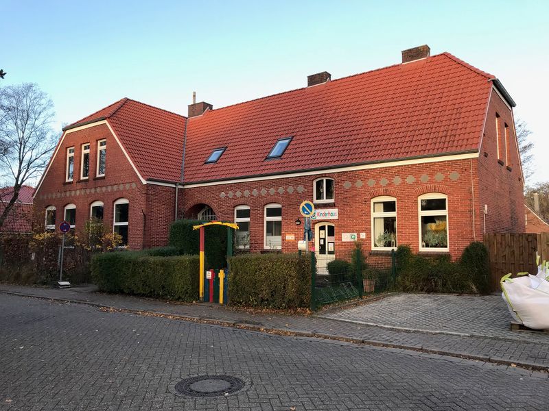 Datei:Waldstraße Grundschule Volksschule Kindergarten 20 11 2021 01.jpg