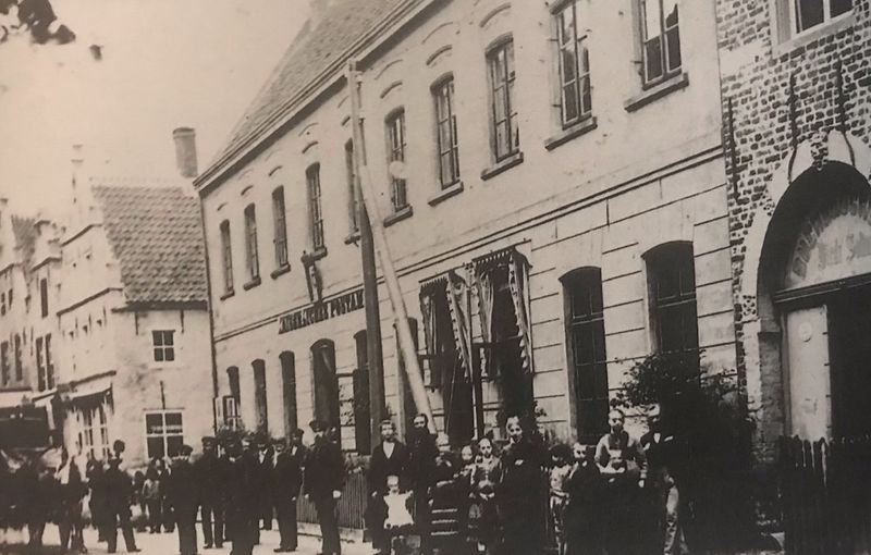 Datei:Am Markt Gräfliches Haus Hochgräfliches Haus Kaiserliches Postamt um 1900 01.jpg