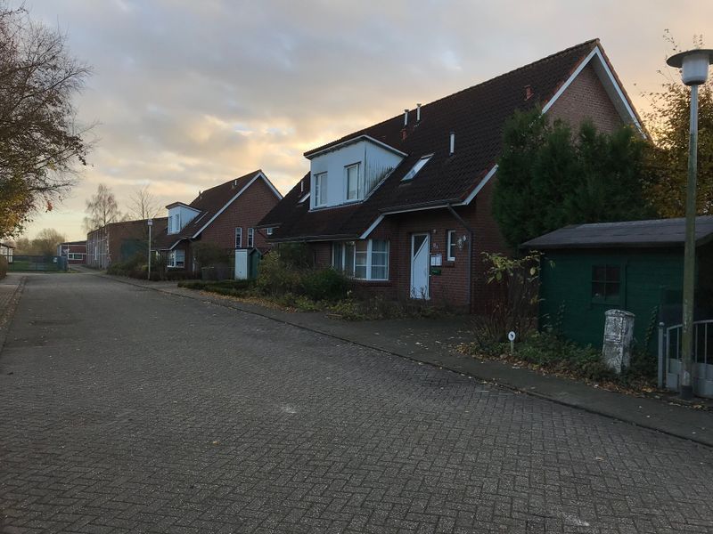 Datei:Hallenstraße Alte Molkerei 20 11 2021 01.jpg