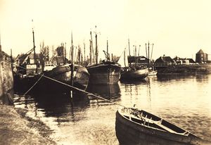 Am Hafen Kajung Boote Kornhaus Weerda unbekanntes Datum 01.jpg