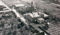 Die Molkerei in der Zeit um 1930. Oberhalb wurde später die Reichsgetreidehalle erbaut. Rechts liegt der Norder Bahnhof.