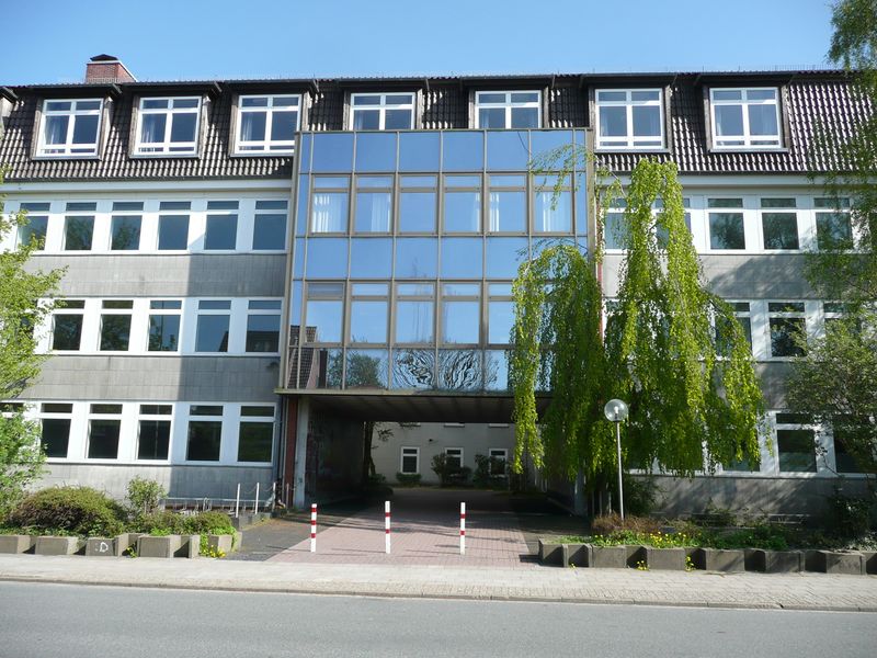 Datei:Ulrichsgymnasium 12052013.jpg