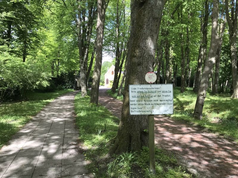 Datei:Neuer Friedhof Samson-Allee 150502021 02.jpg