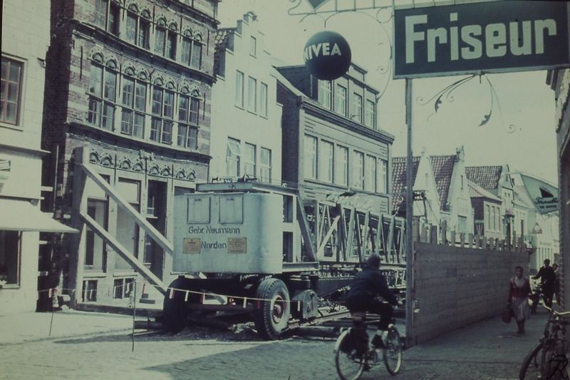 Datei:Osterstraße Schöninghsches Haus Kran stützend 27 06 1962 01.JPG