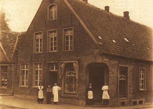 Am Markt Bäckerei Wolbergs 1912 01.jpg