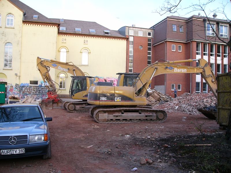 Datei:Fräuleinshof Landratsamt Verwaltungsgebäude Anbau vor Abriss 03 12 2004 09.JPG