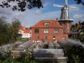 Blick auf die Gnurremühle, hinten links der Gasthof Bengen - Aufnahme vom 12. September 2004.