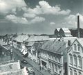 Aufnahme des Neuen Wegs aus dem Jahr 1955 und dem Gebäude (5. von rechts).