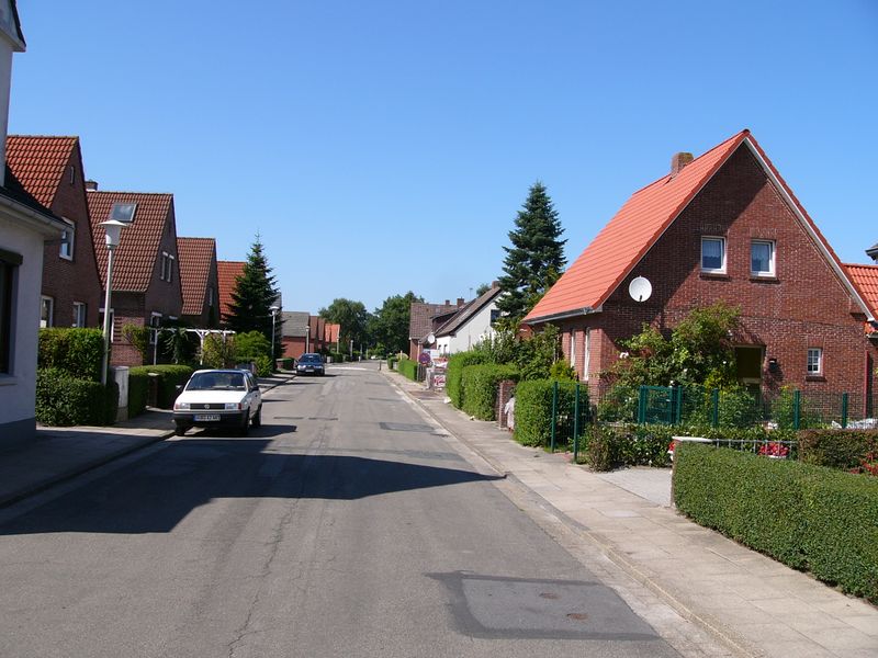 Datei:Kampweg - Blick in die Straße - 06082006.jpg