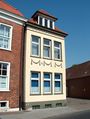 Der historische Altbau - Aufnahme vom 21. April 2003.