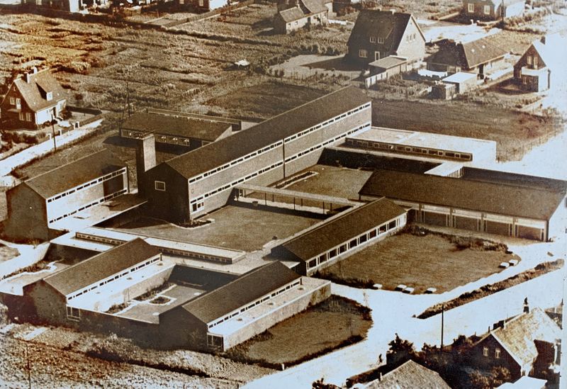 Datei:Schule Im Spiet Spietschule Luftaufnahme um 1962.jpg