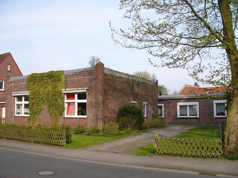 Datei:Schulstraße 30 Straßenansicht 03 05 2006.jpg