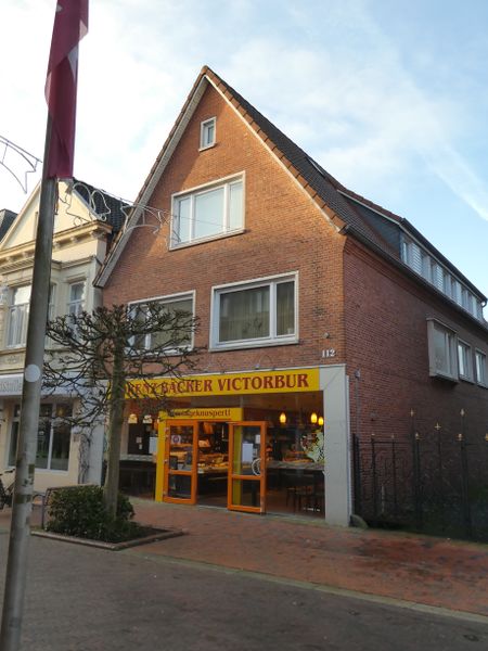 Datei:Neuer Weg 112 - Lorenz Bäckerei - 15 01 2022.jpg